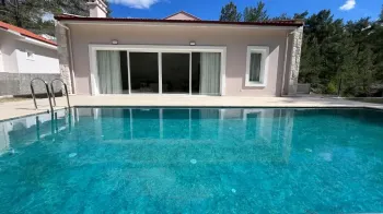 Sonsuzluk Havuzlu Uzumlu Bungalov Tarzı Evler